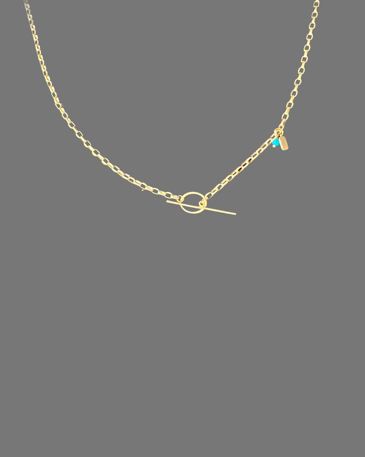 Chain with special Nayla O shape clasp with tag and blue pearl