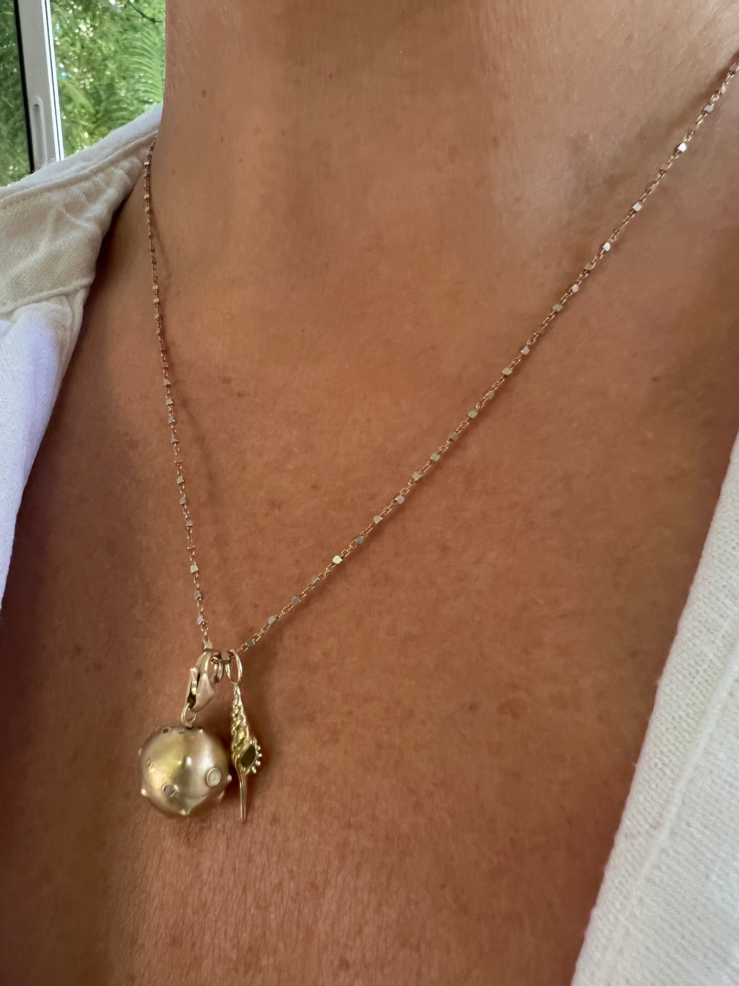 Seashell Matte finish Yellow Gold pendant