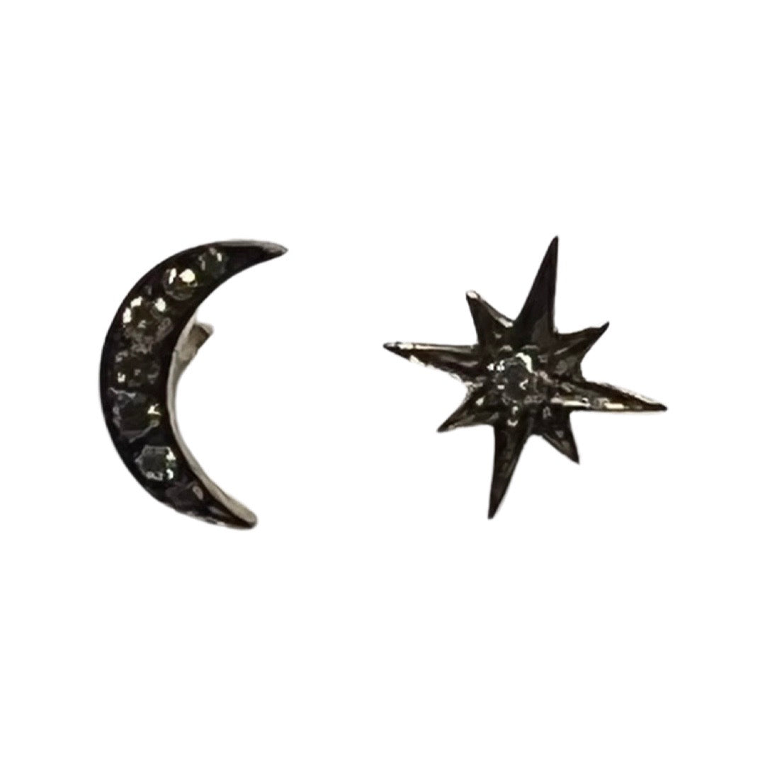 Star Earring, black rhodium and a diamond